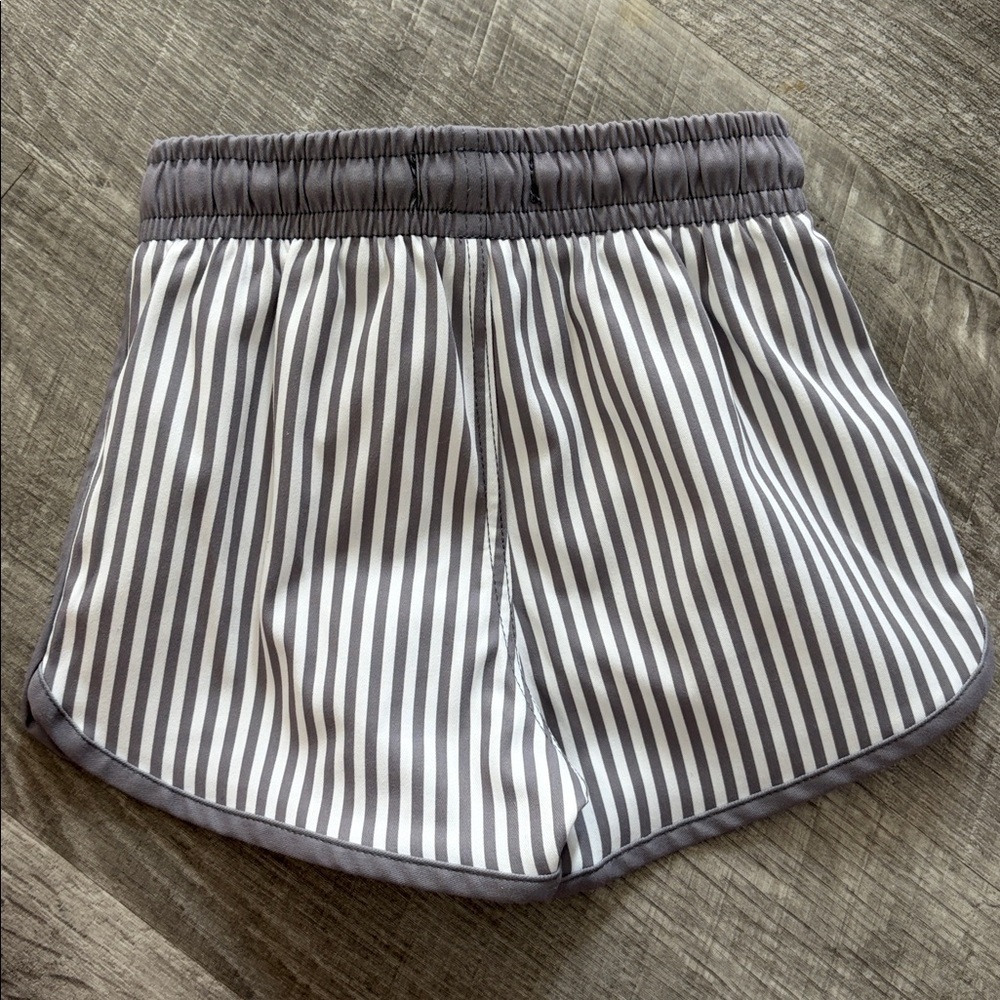 New Rylee + Cru Gray and White pinStriped Swim Trunks 3-6m - Picture 4 of 4